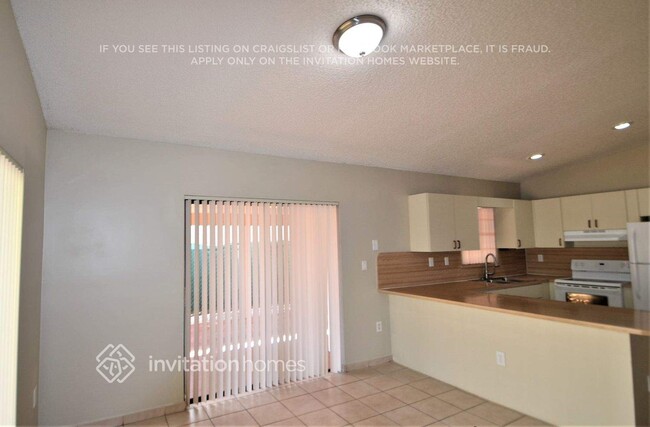 Foto del edificio - 8021 SW 136th Ct