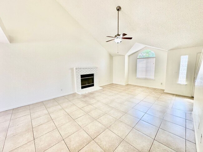 Foto del edificio - Updated North Fresno 3/2