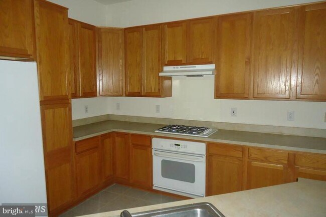 Foto del edificio - 13000 Town Commons Dr