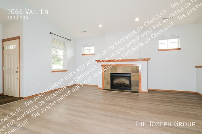 Foto del edificio - 1066 Vail Ln