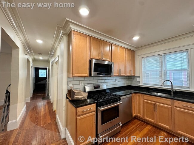 Building Photo - 65 Conwell Ave