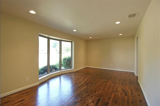 Building Photo - 114 St Lukes Dr