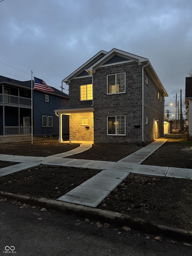 Building Photo - 2143 Columbia Ave