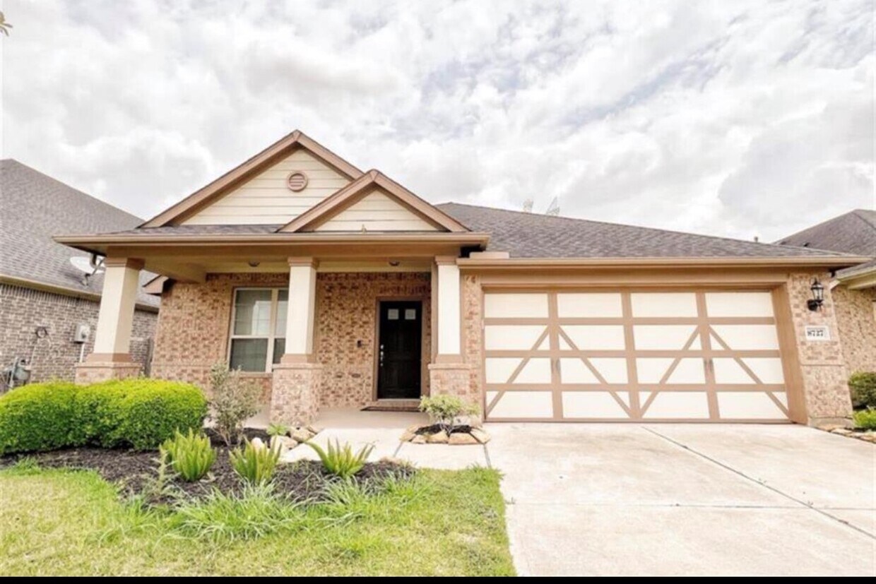 Foto principal - 8727 Seguin Cove Ln