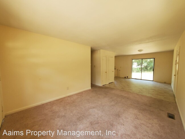 Building Photo - 3 br, 1 bath House - 6022 Blairmore Place
