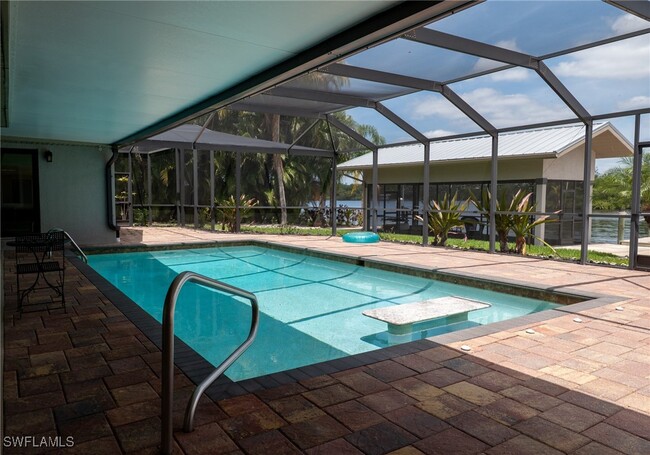 Foto del edificio - 14562 Riverside Dr