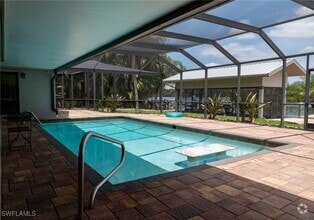 Building Photo - 14562 Riverside Dr