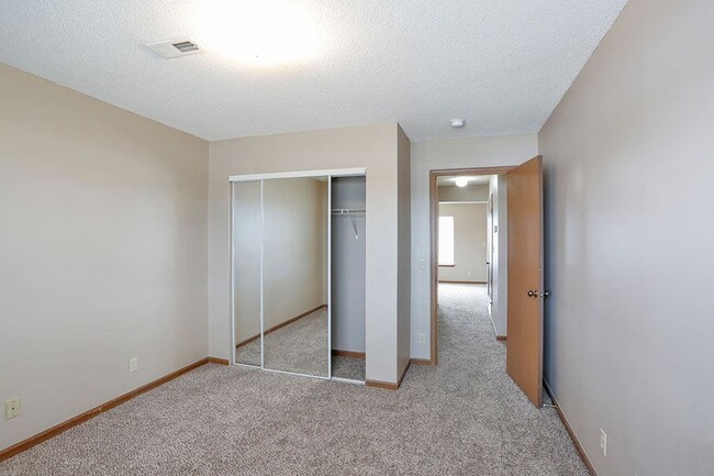 Building Photo - South Park Apartments