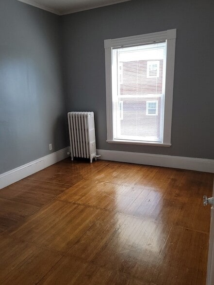 Building Photo - 172 Nesmith St