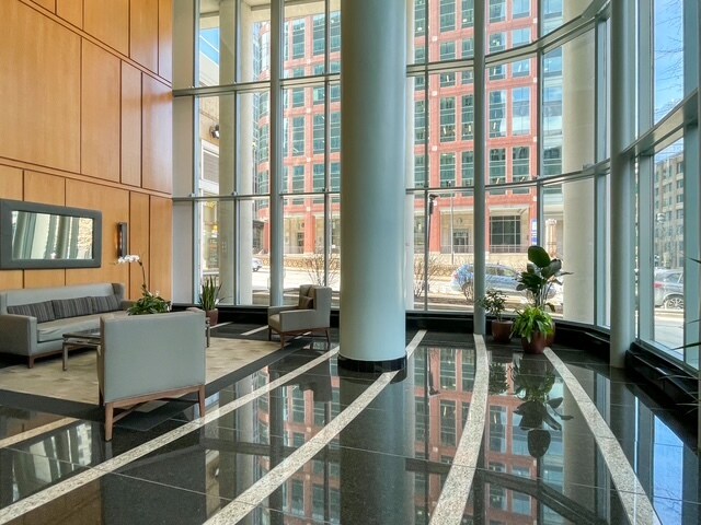 Foto del edificio - 345 N La Salle Dr