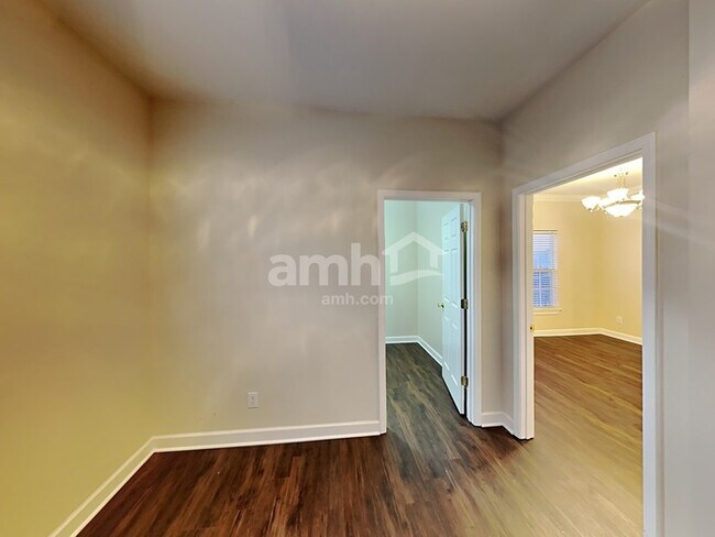 Foto del edificio - 1707 Arrow Head Dr