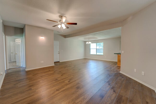 Building Photo - 40 Briarmeadow St