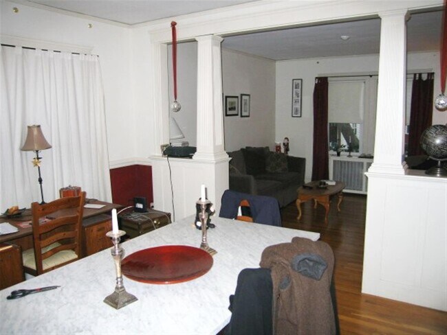Foto del edificio - 42 Garrison Ave