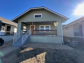 Building Photo - 35 W 74 Terrace