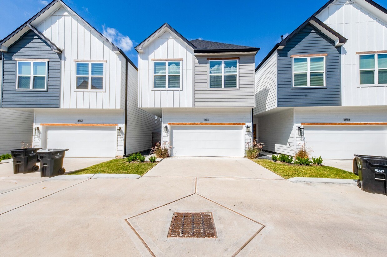 Foto principal - 1860 W Tidwell Rd