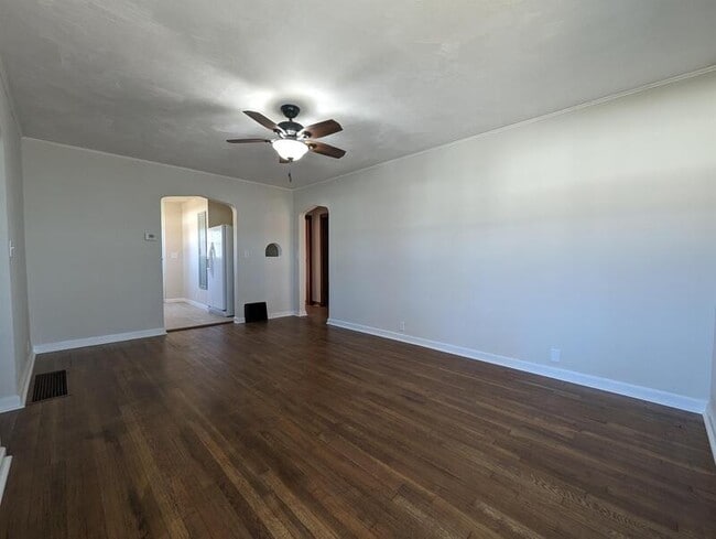 Building Photo - 130 13th Ave E