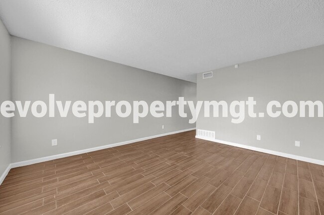 Building Photo - 3450 Pruett Ct