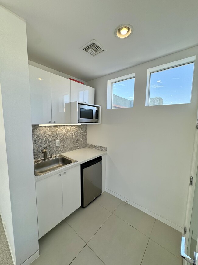 Foto del edificio - 2065 Tangerine Ct