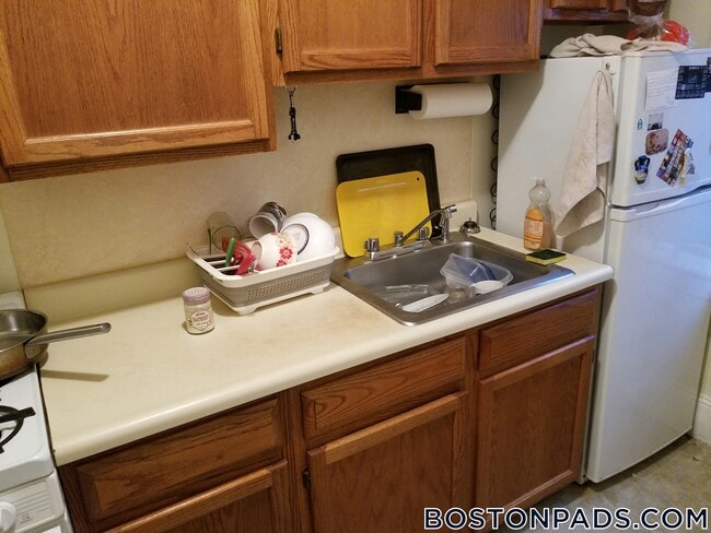 Building Photo - 157 Summer St