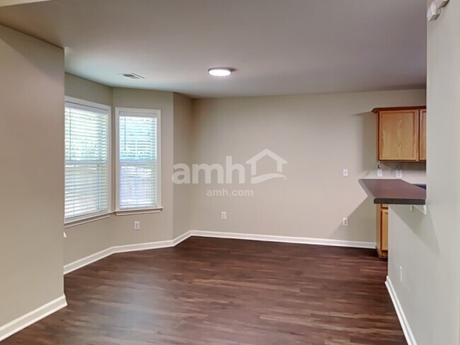 Building Photo - 219 Highland Falls Dr