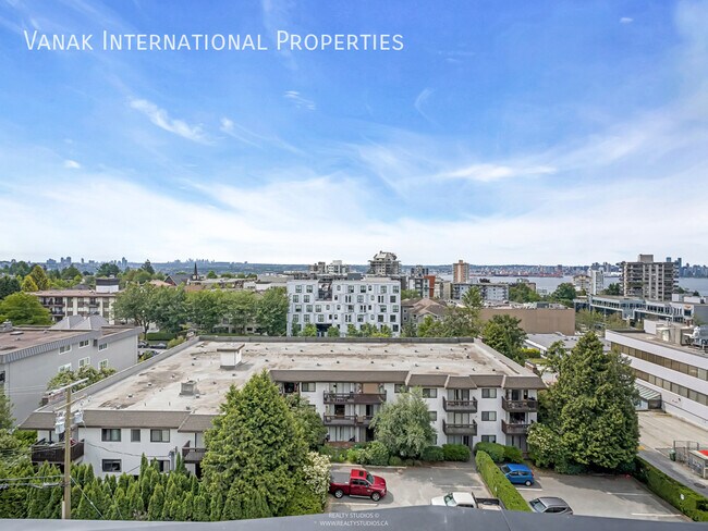 Photo du bâtiment - Brand New 2 Bed, 2 Bath in Millennium Cent...
