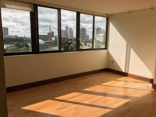 Building Photo - 8 Whittier Pl