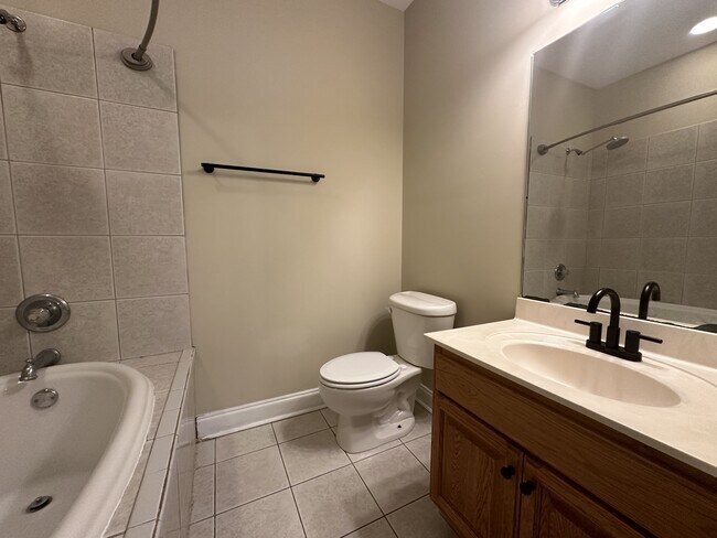 Foto del edificio - 353 E Longleaf Dr