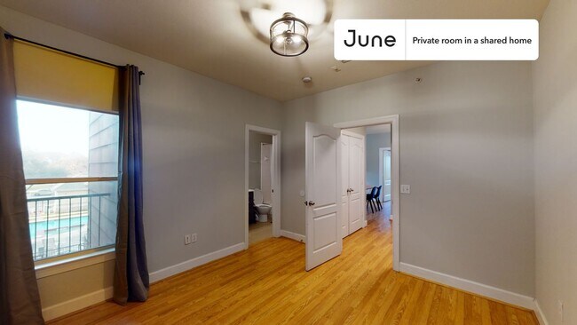 Foto del edificio - Room in Shared 4 bed/4 bath home