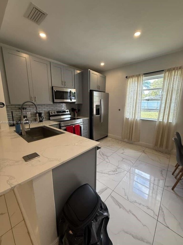 Foto del edificio - 133 SW 22nd Terrace