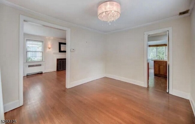 Building Photo - 58 Meadowbrook Rd
