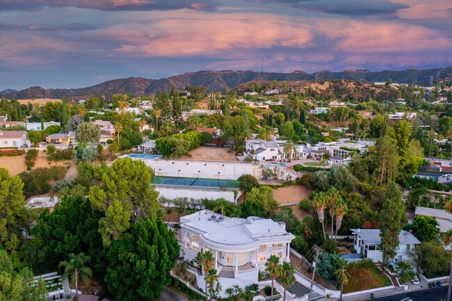 Building Photo - 4434 Grimes Plz