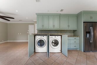 Building Photo - 27 W Stony Bridge Ct