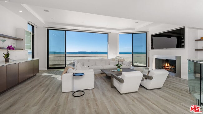 Building Photo - 3461 Ocean Dr