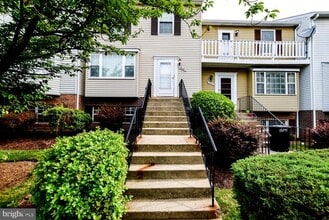 Building Photo - 15043 Cherrywood Dr