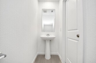 Building Photo - 13338 Rayhill Dr