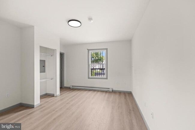 Building Photo - 531 Walton St