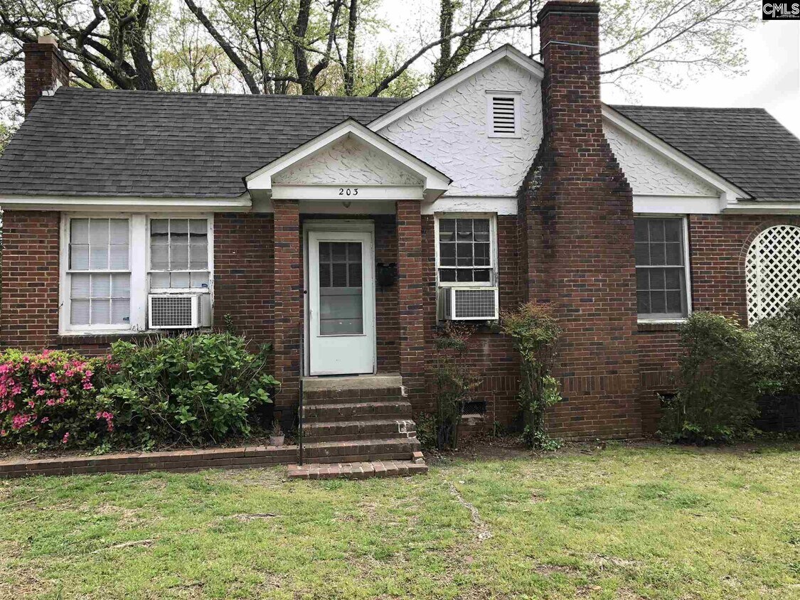 Primary Photo - 203 Harden St
