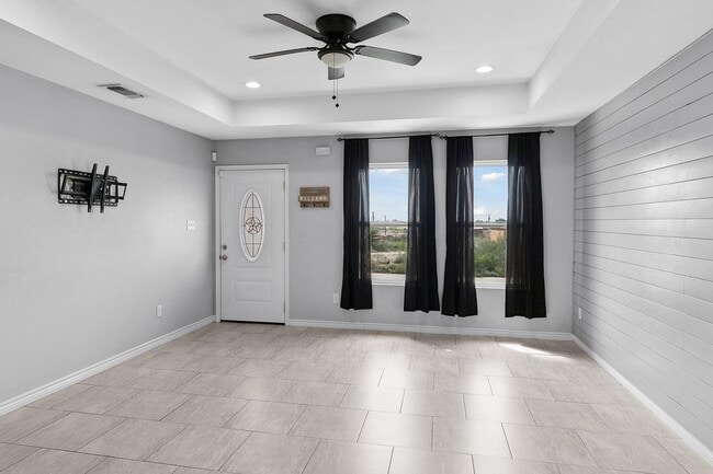 Building Photo - 1029 Tesoro Run