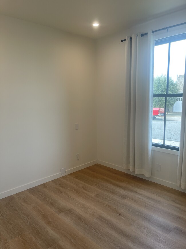 Bedroom. - 747 Vasques Dr