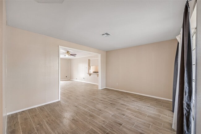 Foto del edificio - 70 Annette Ln