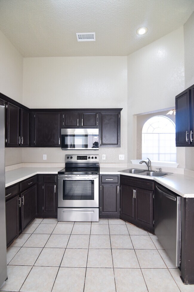 Foto del edificio - 2408 Bluebonnet Dr