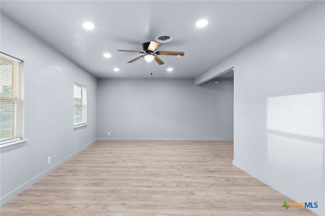 Building Photo - 805 S 32nd St