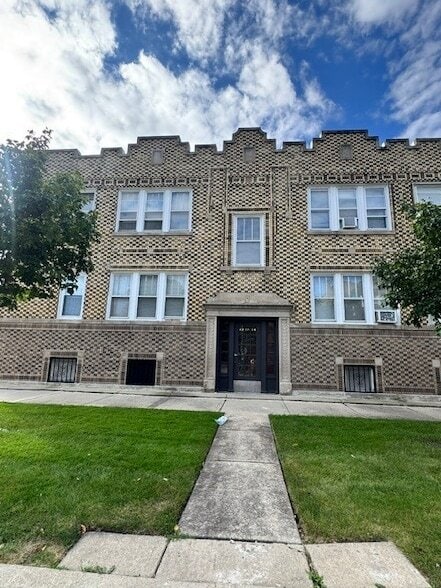 Building Photo - 4237 W George St