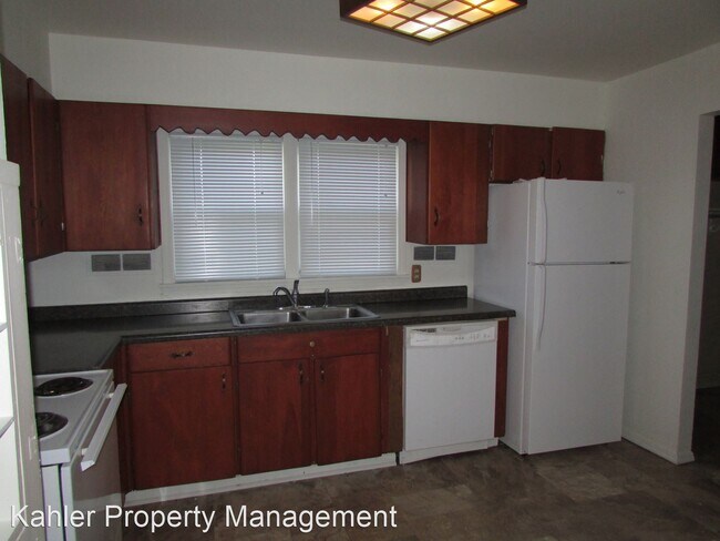 Building Photo - 3 br, 1 bath House - 104 Montana