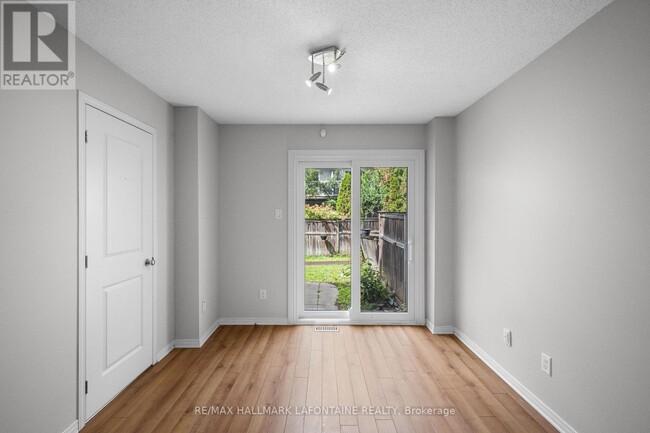 Building Photo - 556 Burleigh Private