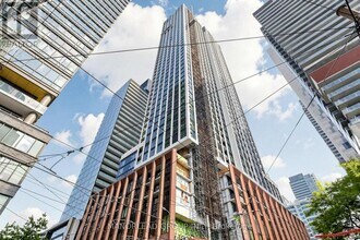 Building Photo - 400 King St W