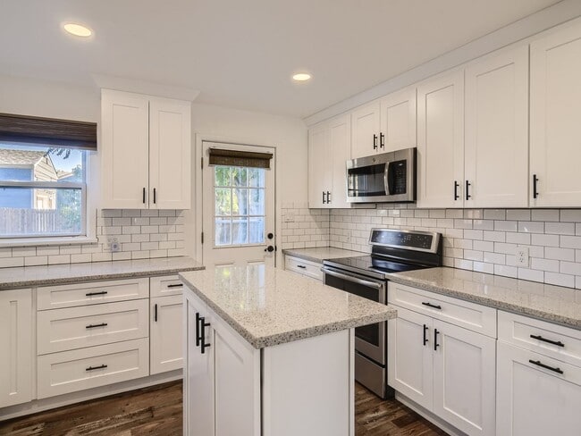 Building Photo - Evolve Real Estate: Recently RENOVATED 2 B...