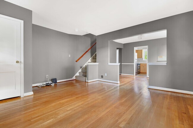 Building Photo - 1719 Monroe St NE