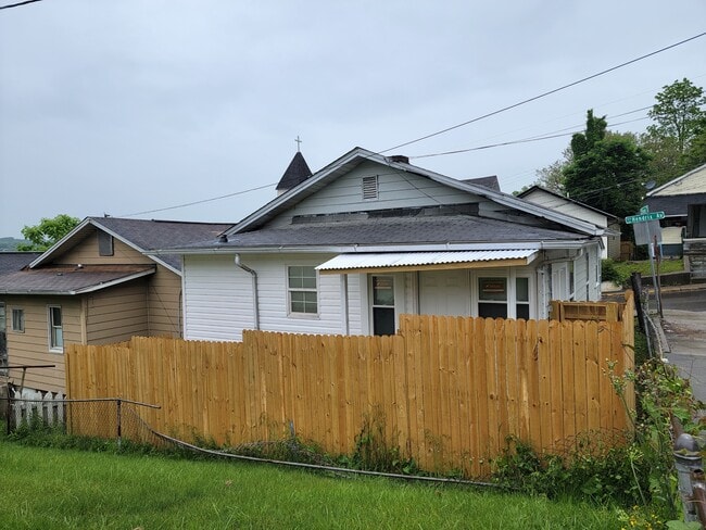 Building Photo - 920 Hendrix Ave