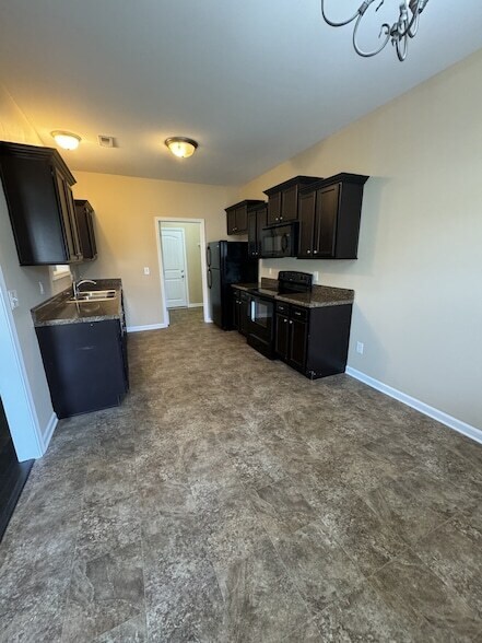Foto del edificio - 3344 Cornerstone Dr